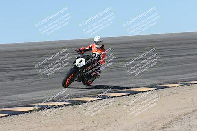 media/Oct-13-2025-Moto Forza (Mon) [[a66d839500]]/4-C Group/Session 2 (Bowl)/